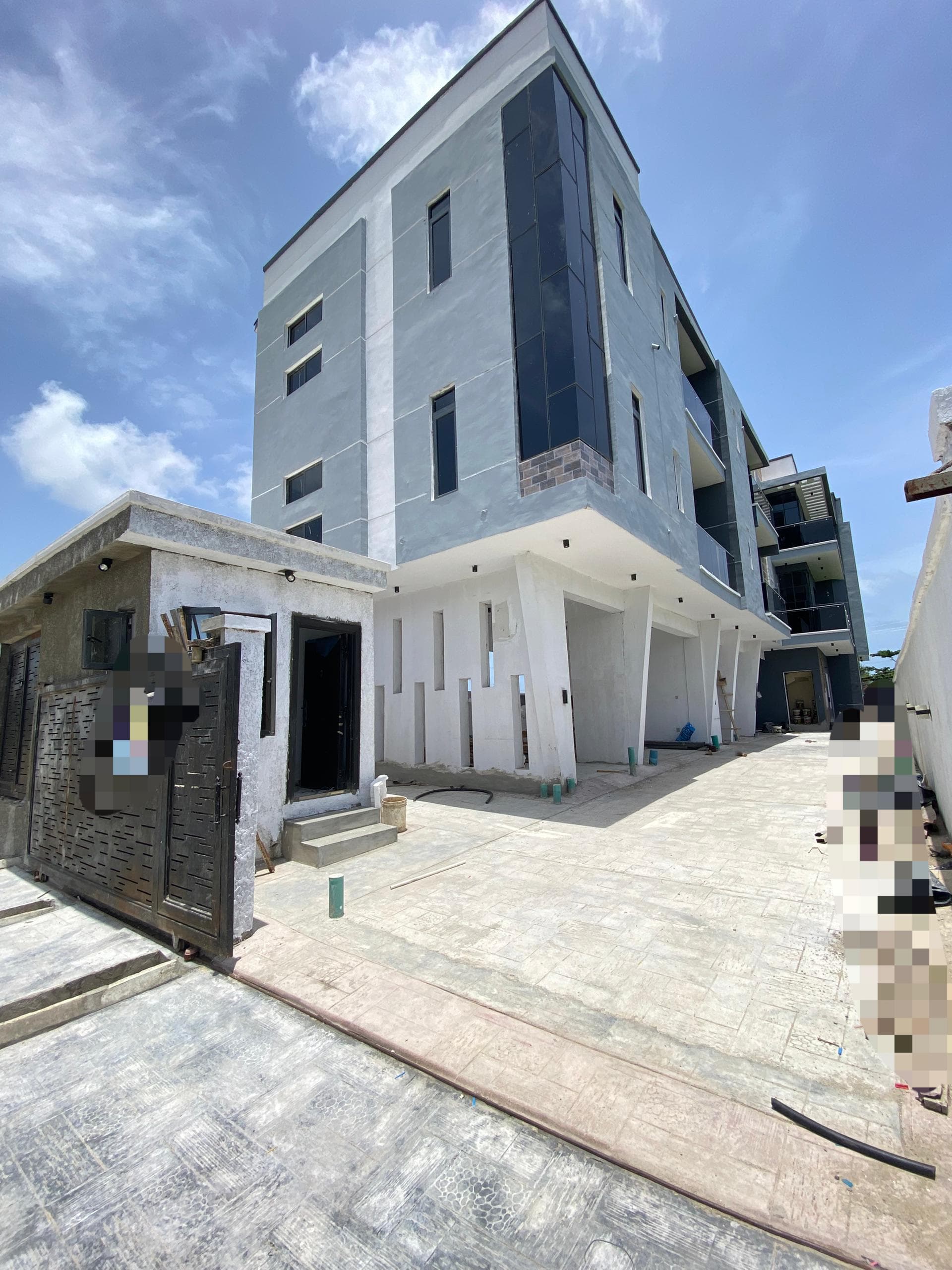 Contemporary two-storey house exterior